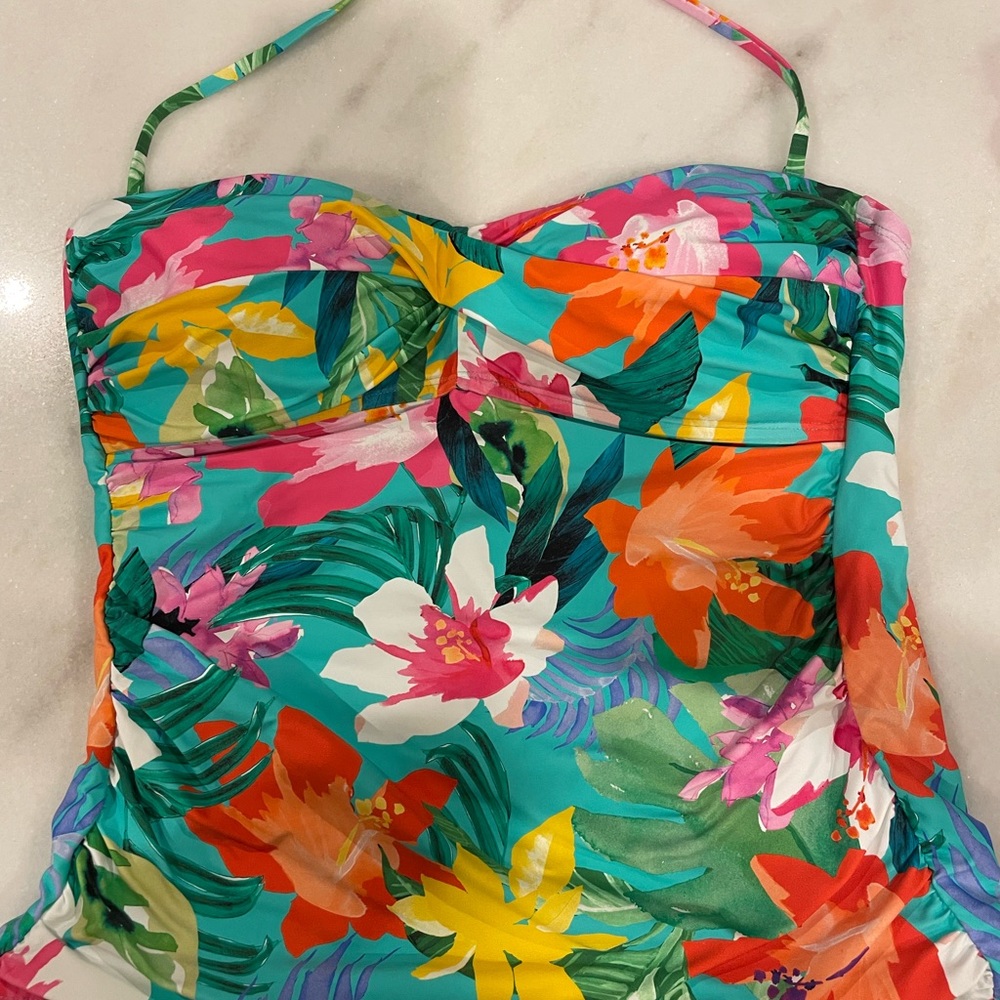 LaBlanca Tropea Breeze bandeau tankini top with shirred band solid bottom. Sz 8 - Picture 2 of 5